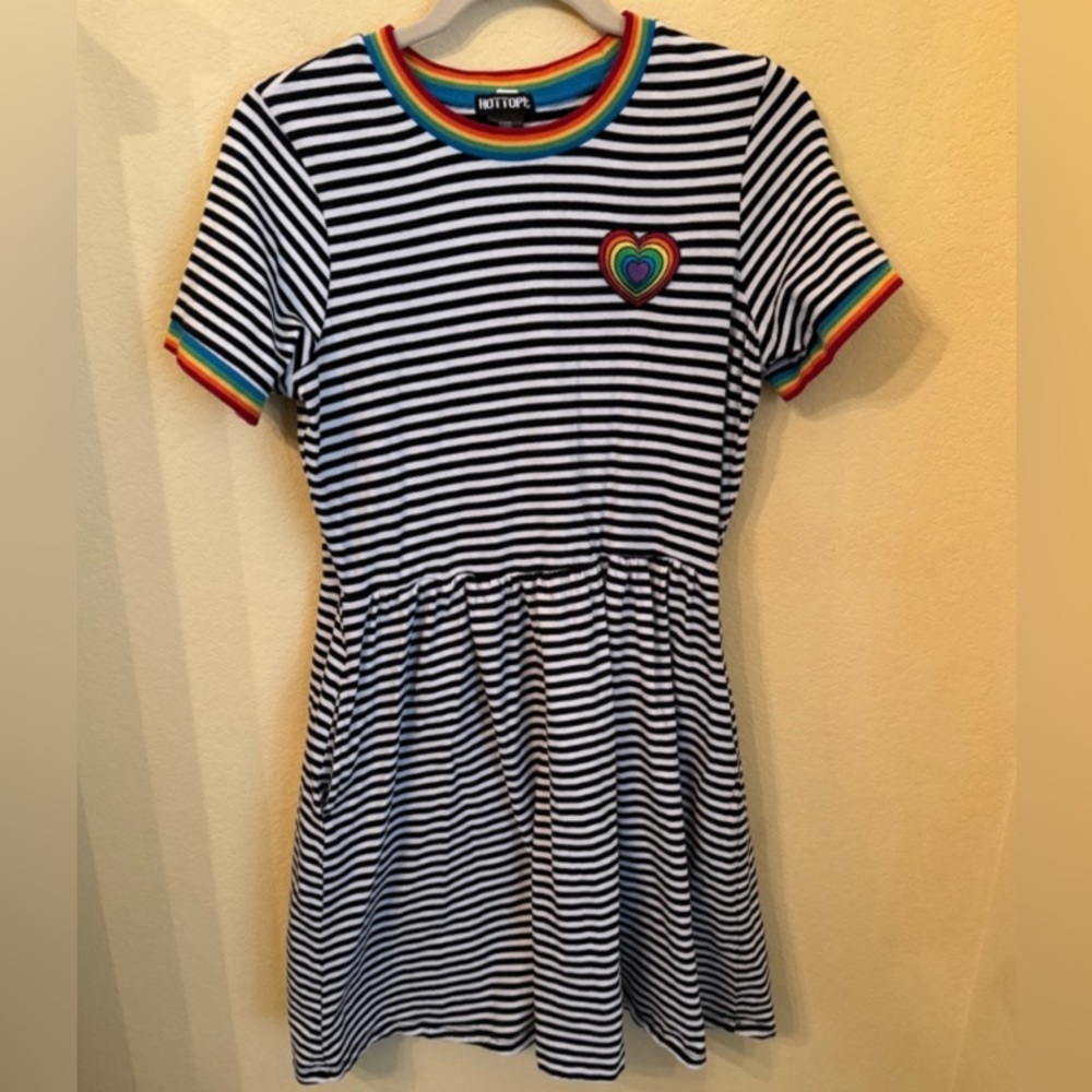 Hot Topic Stripped Rainbow Ringer Pride Rainbow Heart Dress Women's Small EUC